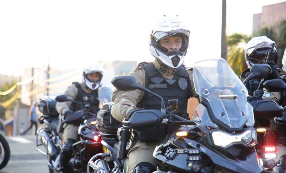 A Polícia Militar participa de maneira estratégica, empregando seu efetivo e unidades especializadas