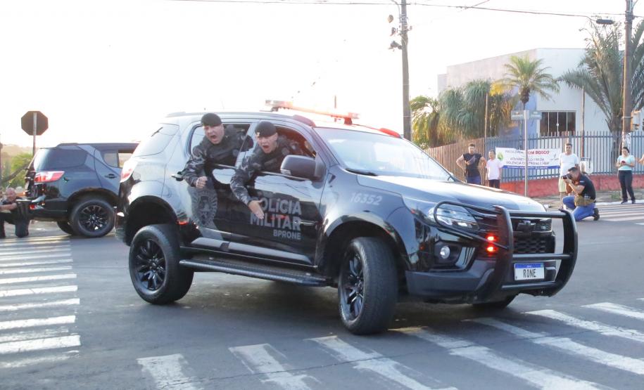 A Polícia Militar participa de maneira estratégica, empregando seu efetivo e unidades especializadas