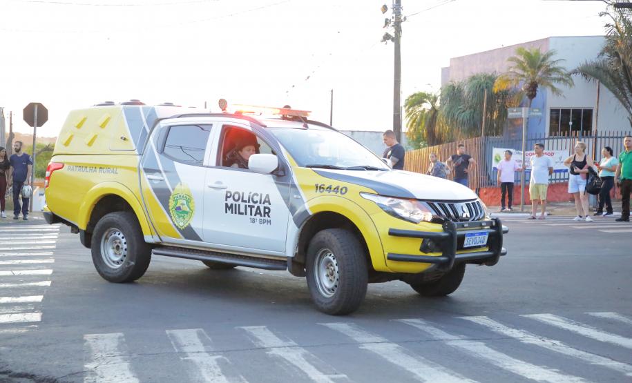 A Polícia Militar participa de maneira estratégica, empregando seu efetivo e unidades especializadas