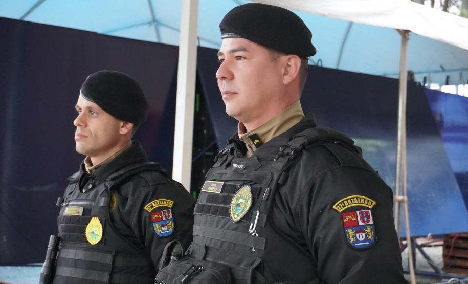 A Polícia Militar do Paraná também participa ativamente da feira, garantindo a segurança de todos os visitantes e mantendo um estande de exposição