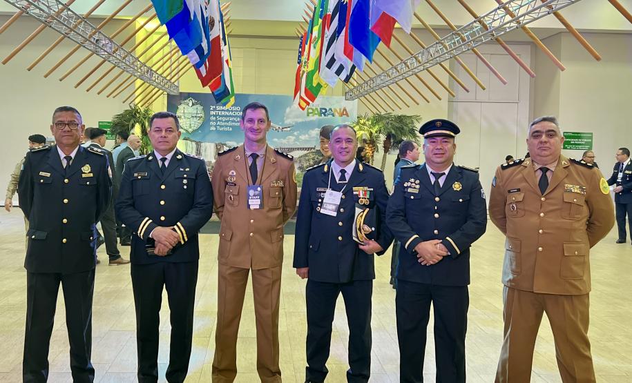 Neste ano, o evento conta com a participação de policiais e representantes de 20 estados brasileiros, do Distrito Federal, de 14 países e da Organização dos Estados Americanos (OEA).