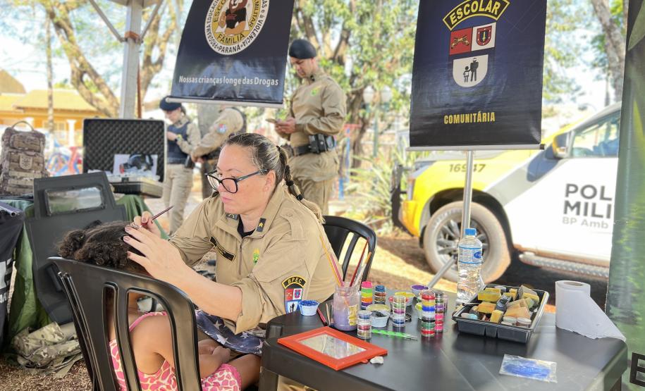 A Polícia Militar participa de maneira estratégica, empregando seu efetivo e unidades especializadas