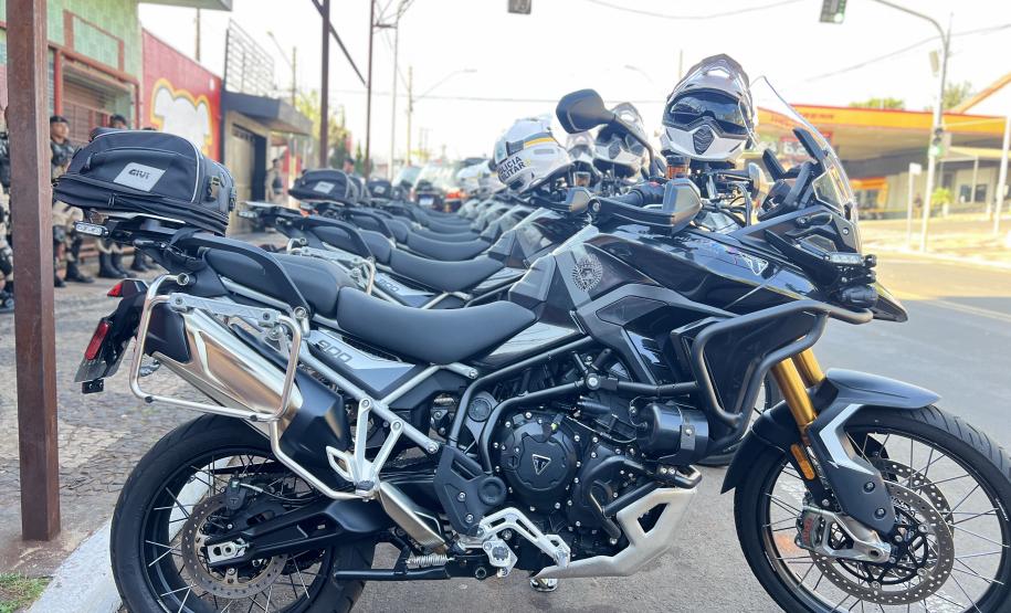 A Polícia Militar participa de maneira estratégica, empregando seu efetivo e unidades especializadas