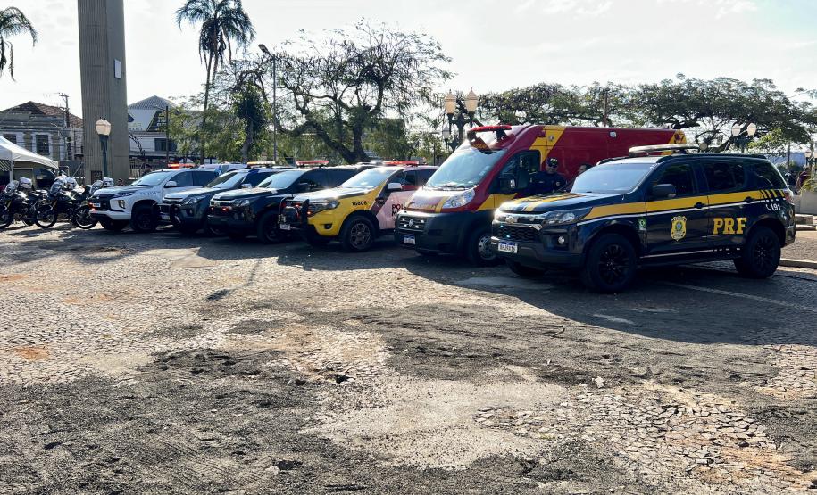 A Polícia Militar participa de maneira estratégica, empregando seu efetivo e unidades especializadas