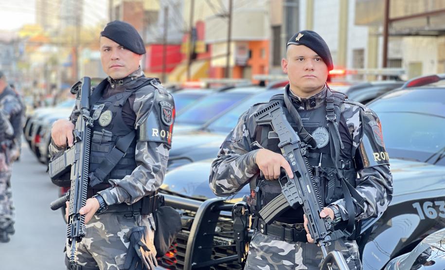 A Polícia Militar participa de maneira estratégica, empregando seu efetivo e unidades especializadas