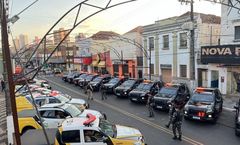 A Polícia Militar participa de maneira estratégica, empregando seu efetivo e unidades especializadas