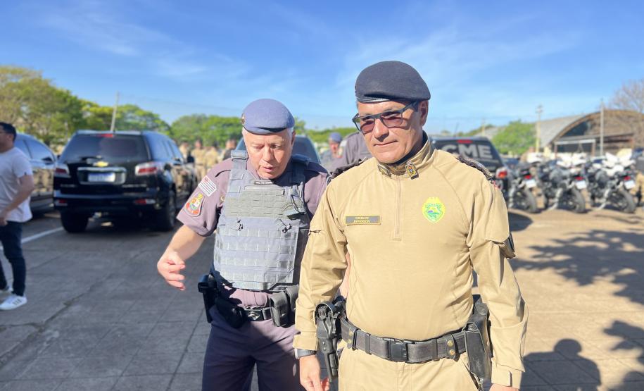 A Polícia Militar participa de maneira estratégica, mobilizando efetivo local e unidades especializadas