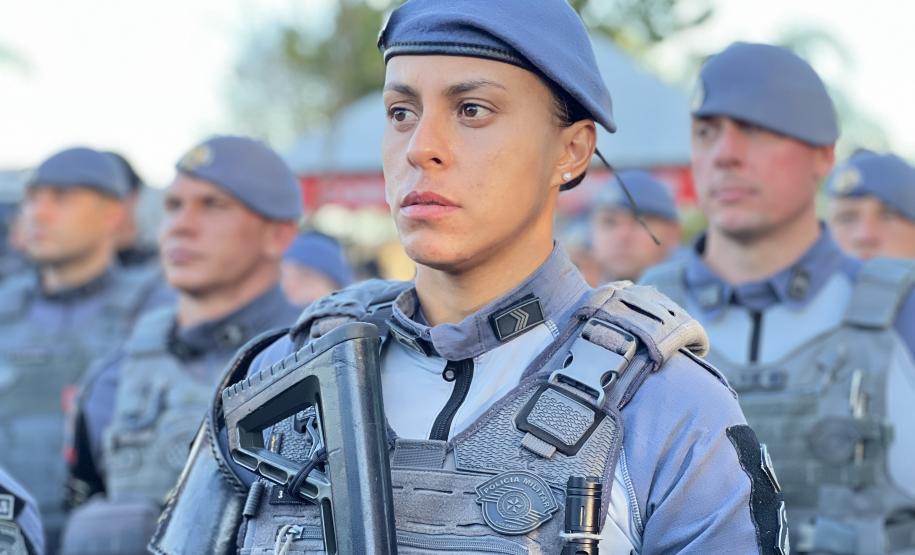 A Polícia Militar participa de maneira estratégica, mobilizando efetivo local e unidades especializadas