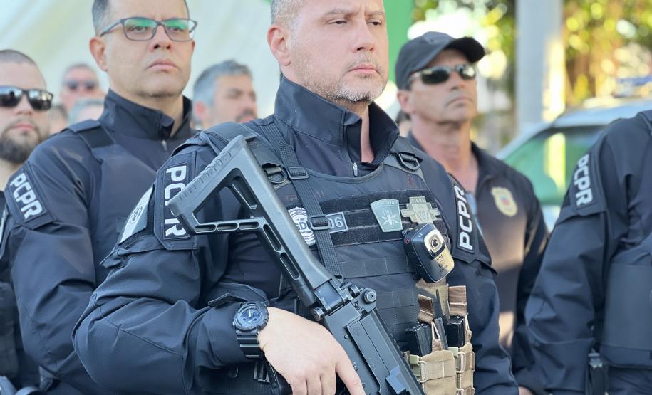 A Polícia Militar participa de maneira estratégica, mobilizando efetivo local e unidades especializadas