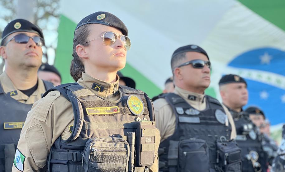 A Polícia Militar participa de maneira estratégica, mobilizando efetivo local e unidades especializadas