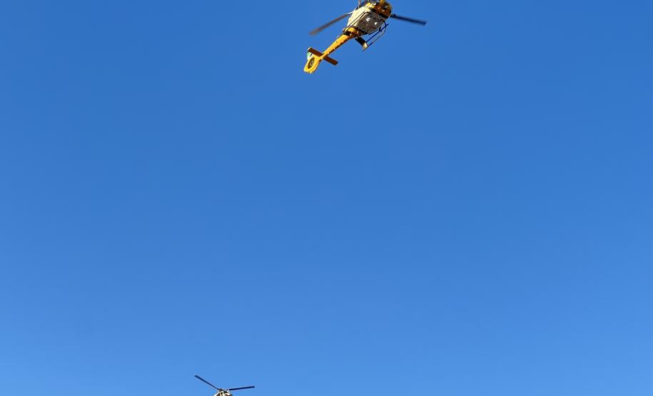A Polícia Militar participa de maneira estratégica, mobilizando efetivo local e unidades especializadas