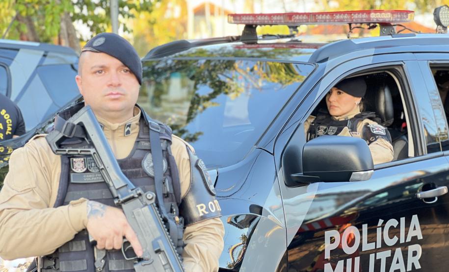 A Polícia Militar participa de maneira estratégica, mobilizando efetivo local e unidades especializadas