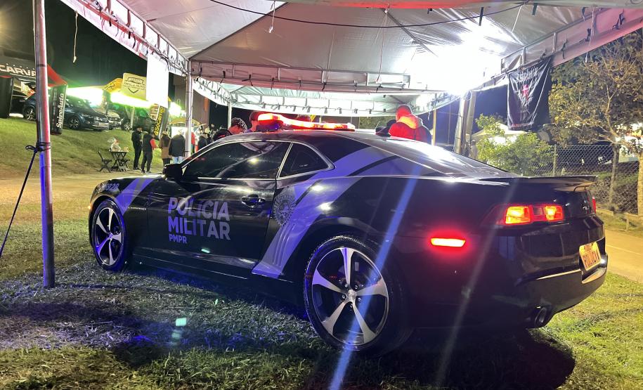 A Polícia Militar do Paraná também participa ativamente da feira, garantindo a segurança de todos os visitantes e mantendo um estande de exposição
