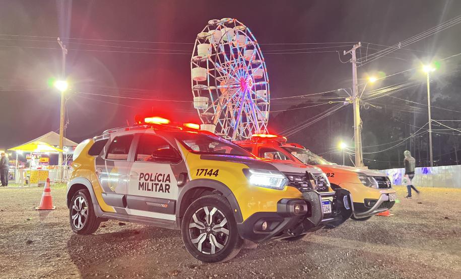 A Polícia Militar do Paraná também participa ativamente da feira, garantindo a segurança de todos os visitantes e mantendo um estande de exposição