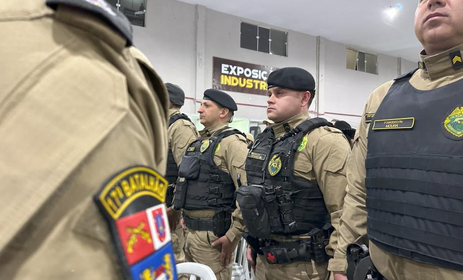 A Polícia Militar do Paraná também participa ativamente da feira, garantindo a segurança de todos os visitantes e mantendo um estande de exposição