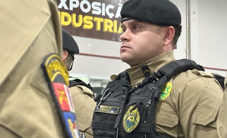 A Polícia Militar do Paraná também participa ativamente da feira, garantindo a segurança de todos os visitantes e mantendo um estande de exposição