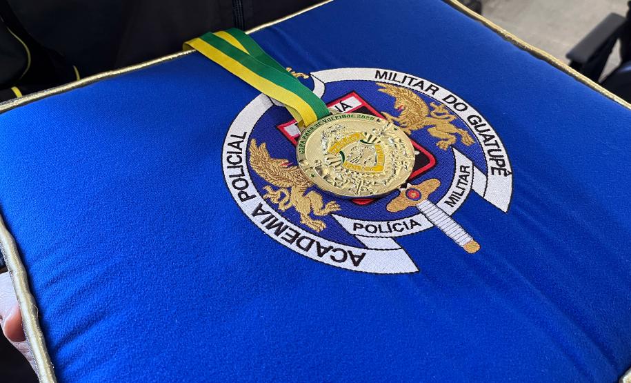 PMPR realiza torneio de vôlei com presença de atleta campeão pela seleção brasileira