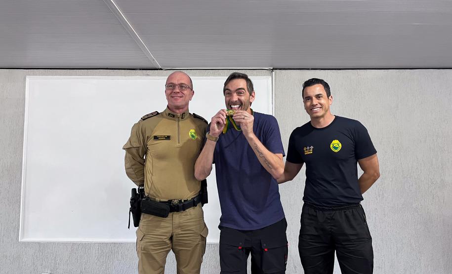 PMPR realiza torneio de vôlei com presença de atleta campeão pela seleção brasileira