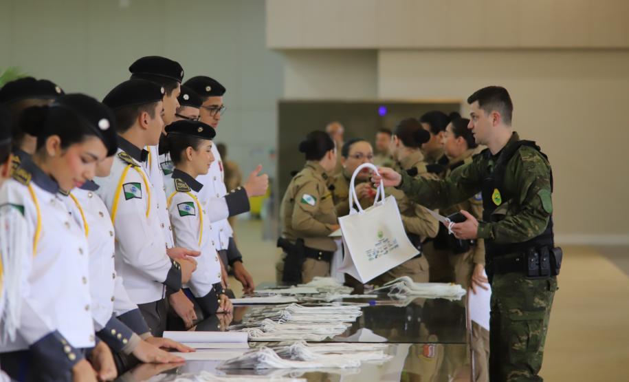 Neste ano, o evento conta com a participação de policiais e representantes de 20 estados brasileiros, do Distrito Federal, de 14 países e da Organização dos Estados Americanos (OEA).