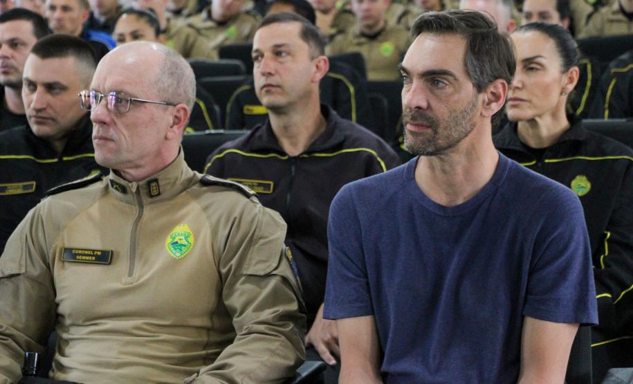 PMPR realiza torneio de vôlei com presença de atleta campeão pela seleção brasileira