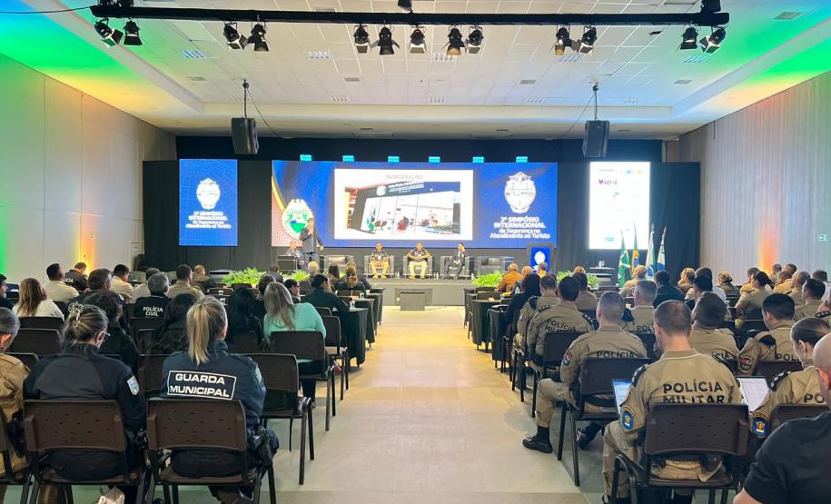 Governador prestigia simpósio internacional da PMPR sobre segurança no turismo