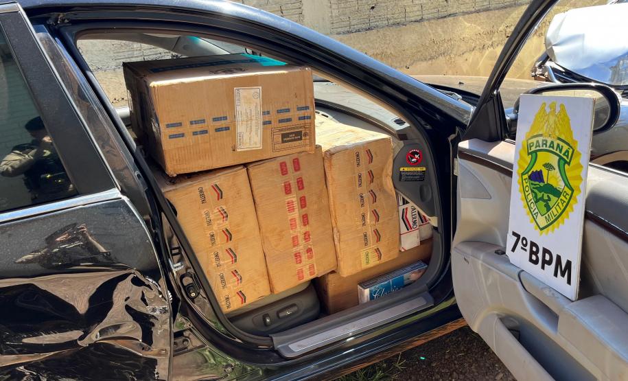 Polícia Militar do Paraná apreende dois veículos carregados com cigarro contrabandeado, em Cidade Gaúcha