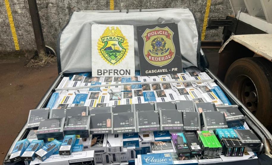 Polícia Militar do Paraná apreende veículo carregado com pacotes de cigarros e anabolizantes em Céu Azul