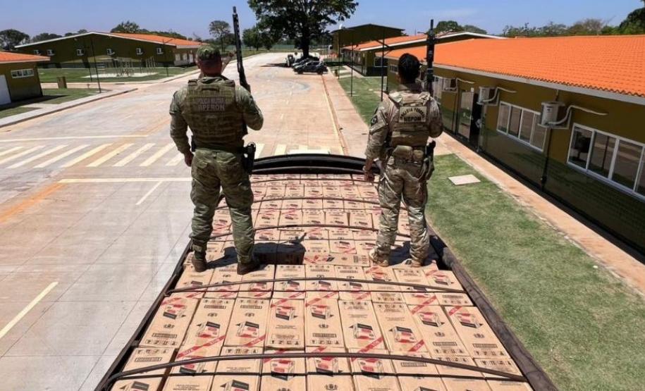 Polícia Militar do Paraná apreende quinze mil pacotes de cigarros contrabandeados em Guaíra