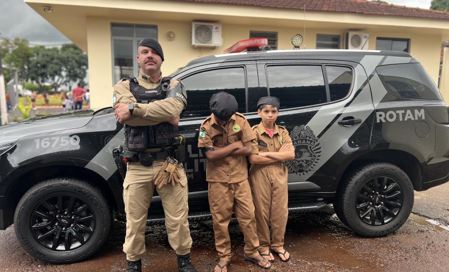 Quartéis da PMPR recebem comunidade em tarde de integração e proximidade