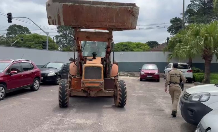 PMPR flagra desmatamento e loteamento irregular de terrenos no Ganchinho, em Curitiba