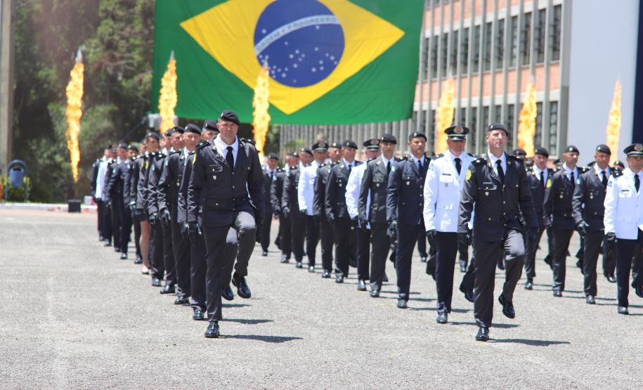 Formatura marca avanço na carreira dos oficiais especialistas