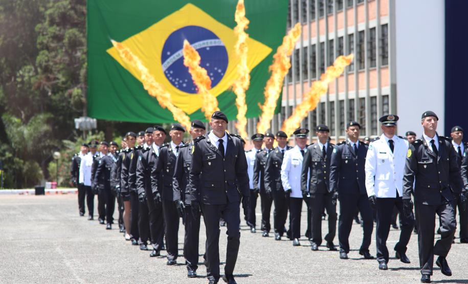 Formatura marca avanço na carreira dos oficiais especialistas