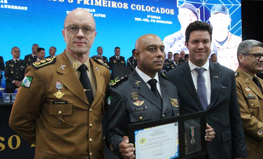A turma é composta por 29 oficiais superiores da Polícia Militar do Paraná e um oficial superior do Corpo de Bombeiros Militar do Maranhão