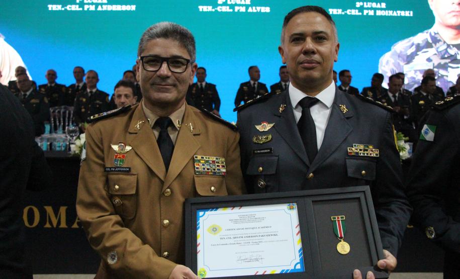 A turma é composta por 29 oficiais superiores da Polícia Militar do Paraná e um oficial superior do Corpo de Bombeiros Militar do Maranhão