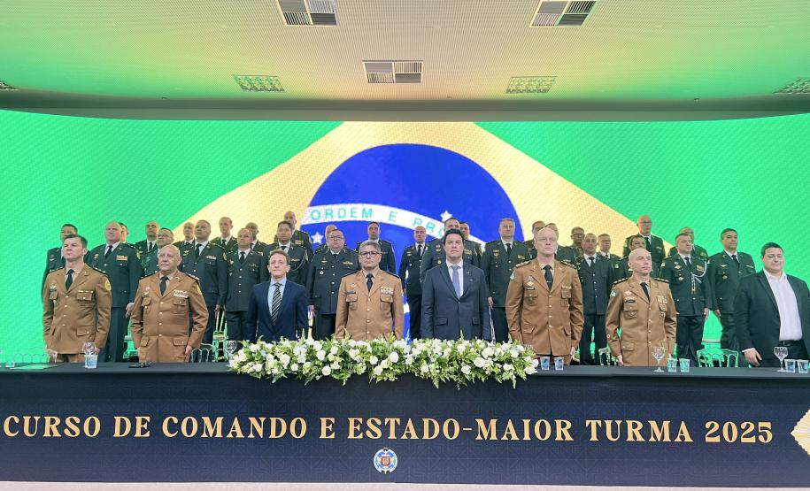 A turma é composta por 29 oficiais superiores da Polícia Militar do Paraná e um oficial superior do Corpo de Bombeiros Militar do Maranhão