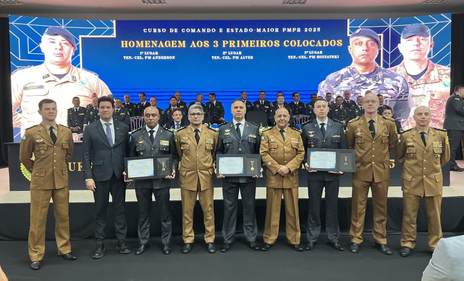 A turma é composta por 29 oficiais superiores da Polícia Militar do Paraná e um oficial superior do Corpo de Bombeiros Militar do Maranhão