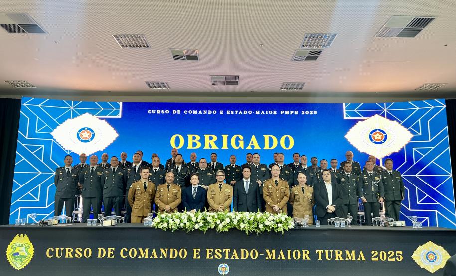 A turma é composta por 29 oficiais superiores da Polícia Militar do Paraná e um oficial superior do Corpo de Bombeiros Militar do Maranhão