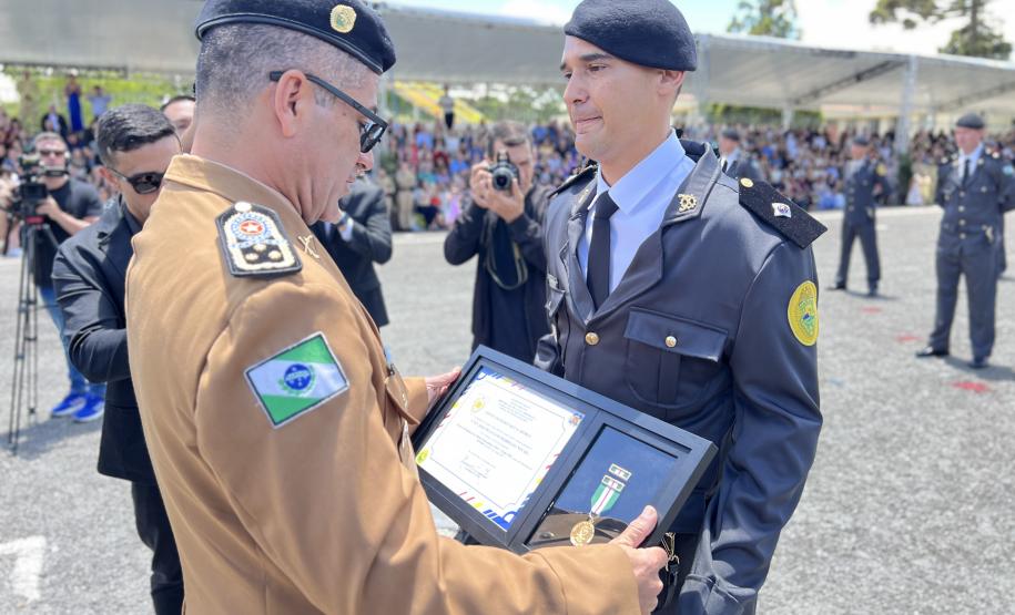 Formatura marca avanço na carreira dos oficiais especialistas