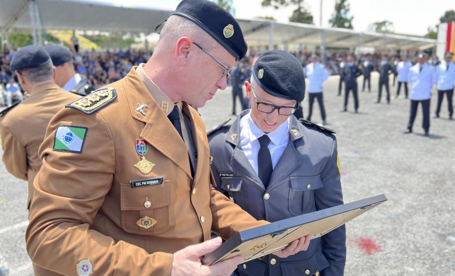 Formatura marca avanço na carreira dos oficiais especialistas