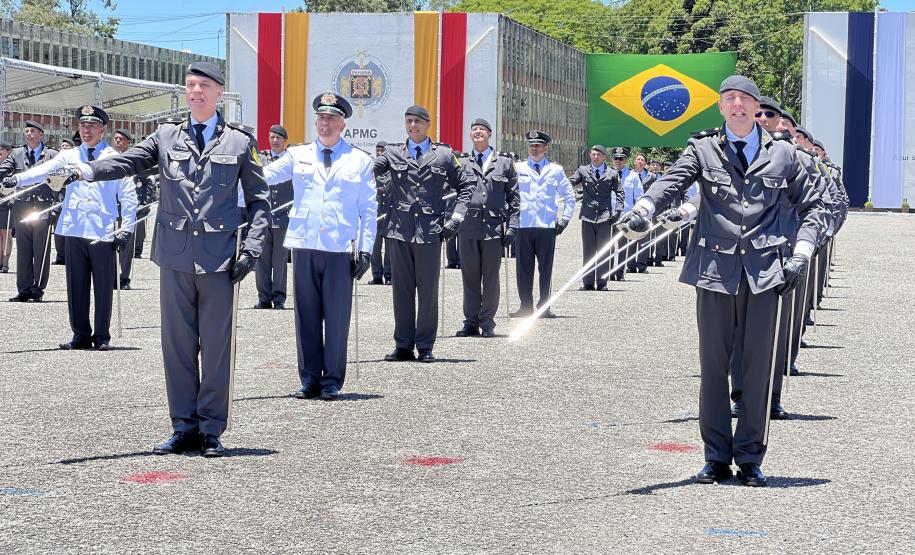 Formatura marca avanço na carreira dos oficiais especialistas