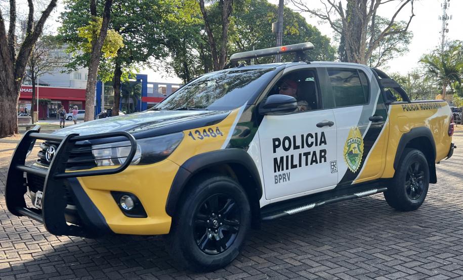 A Polícia Militar lembra que o artigo 165 do CTB prevê penalidades severas para quem dirige sob efeito de álcool ou substância psicoativa, incluindo multa gravíssima, suspensão do direito de dirigir e retenção do veículo, conforme a legislação vigente.