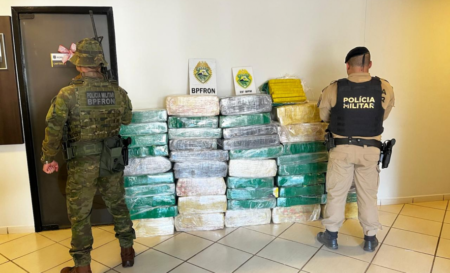 PMPR apreende mais de 700 quilos de maconha e recupera caminhonete clonada em Umuarama