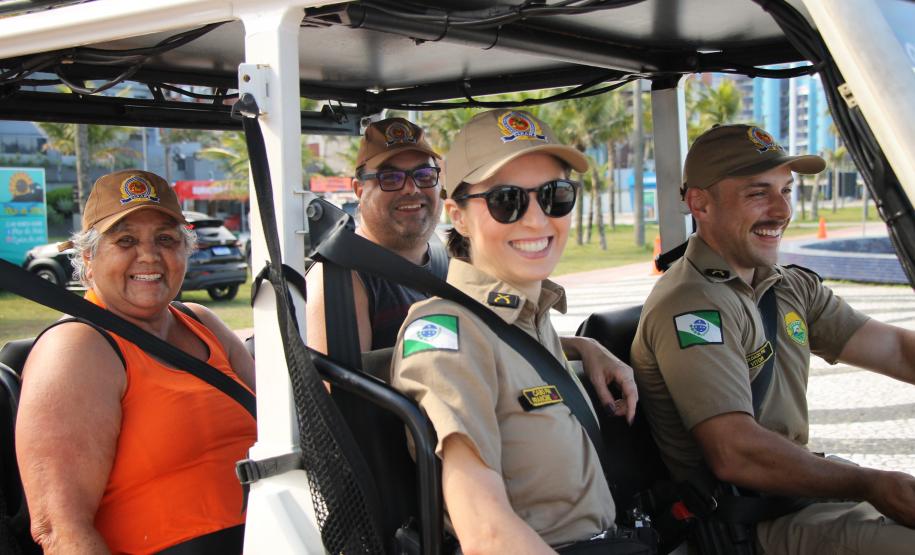 Cinto afivelado e sorriso no rosto: a “Voltinha UTV PMPR” conquista a criançada no litoral
