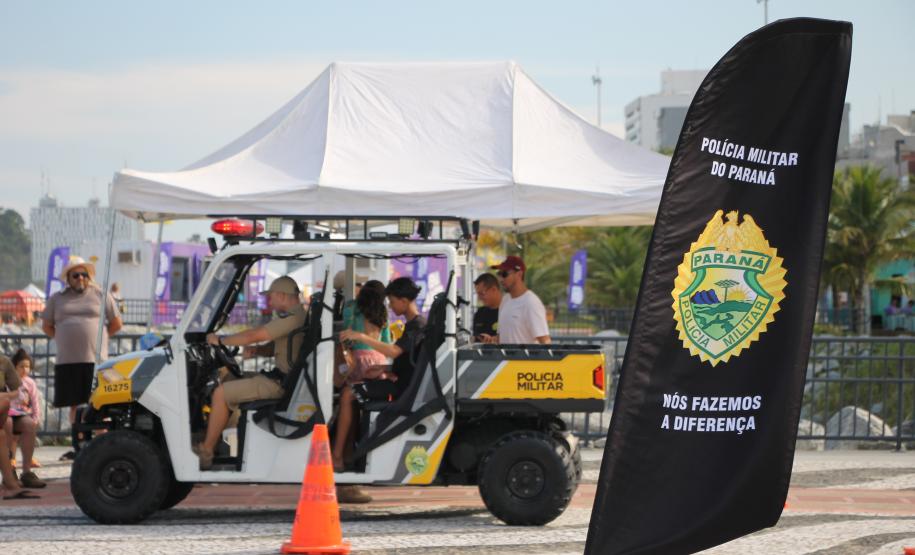 Cinto afivelado e sorriso no rosto: a “Voltinha UTV PMPR” conquista a criançada no litoral