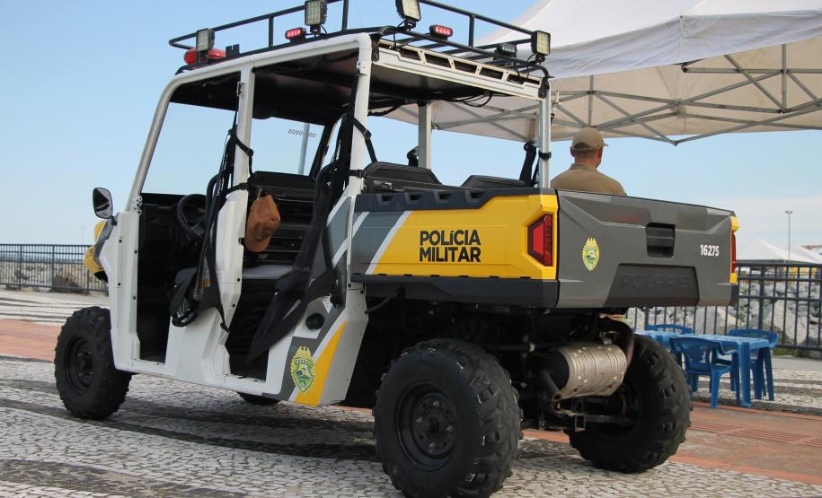 Cinto afivelado e sorriso no rosto: a “Voltinha UTV PMPR” conquista a criançada no litoral