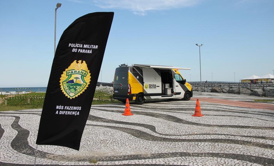 Cinto afivelado e sorriso no rosto: a “Voltinha UTV PMPR” conquista a criançada no litoral