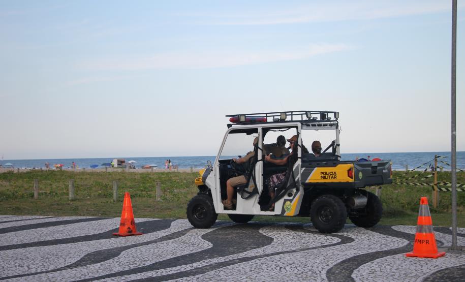 Cinto afivelado e sorriso no rosto: a “Voltinha UTV PMPR” conquista a criançada no litoral