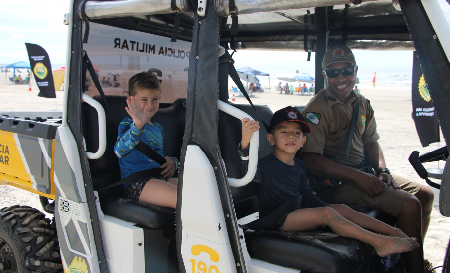 UTVs aproximam PMPR das famílias em Ipanema, Pontal do Paraná.