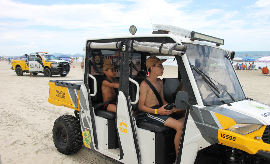 UTVs aproximam PMPR das famílias em Ipanema, Pontal do Paraná.