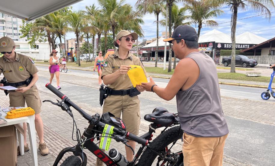 Durante a ação, os policiais militares interagiram de forma direta e acolhedora com moradores e veranistas